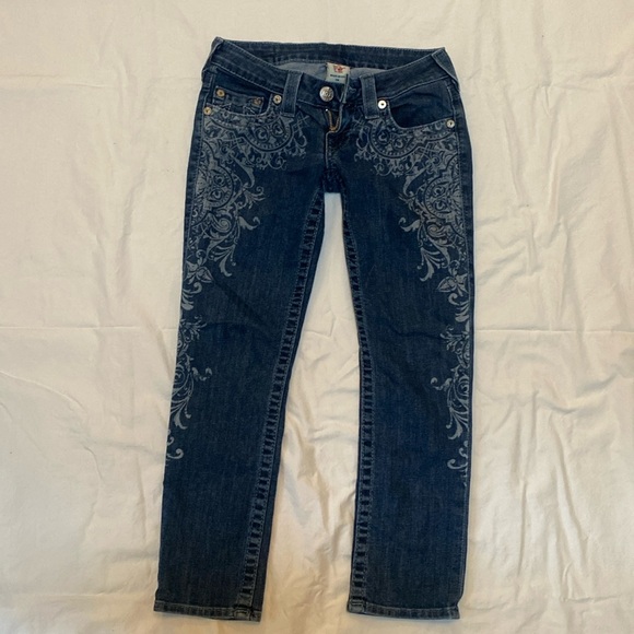True Religion Cathedral Floral Print
Skinny Low-Rise Cropped Jeans Size 24 - Picture 2 of 7